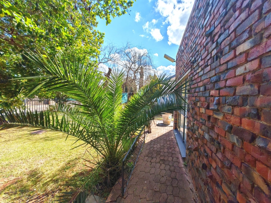 5 Bedroom Property for Sale in Fichardt Park Free State